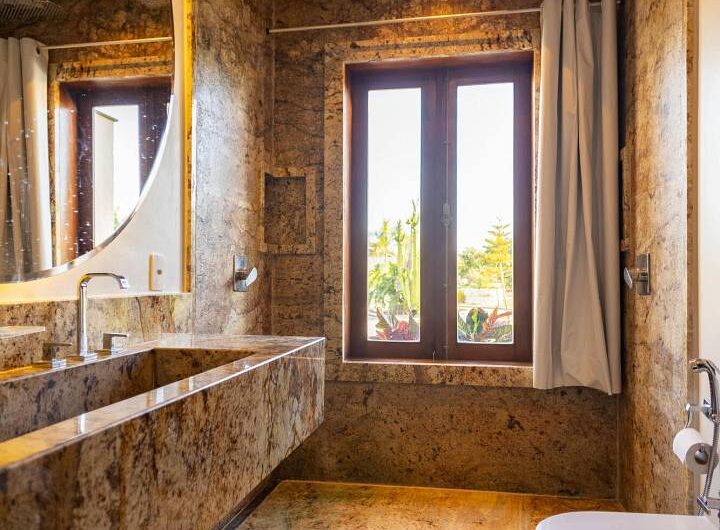 Mała łazienka, wielkie możliwości: Pomysły na optyczne powiększenie przestrzeni