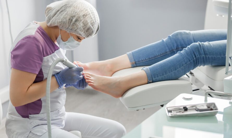 Jak podolog może pomóc Ci zadbać o zdrowie i komfort Twoich stóp?