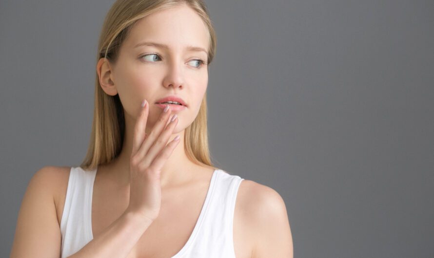 Czy masełko do ust może wspomóc nawilżenie po powiększaniu ust?