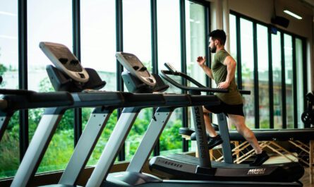 Jakie są najlepsze aktywności w klubie fitness na poprawę kondycji fizycznej?