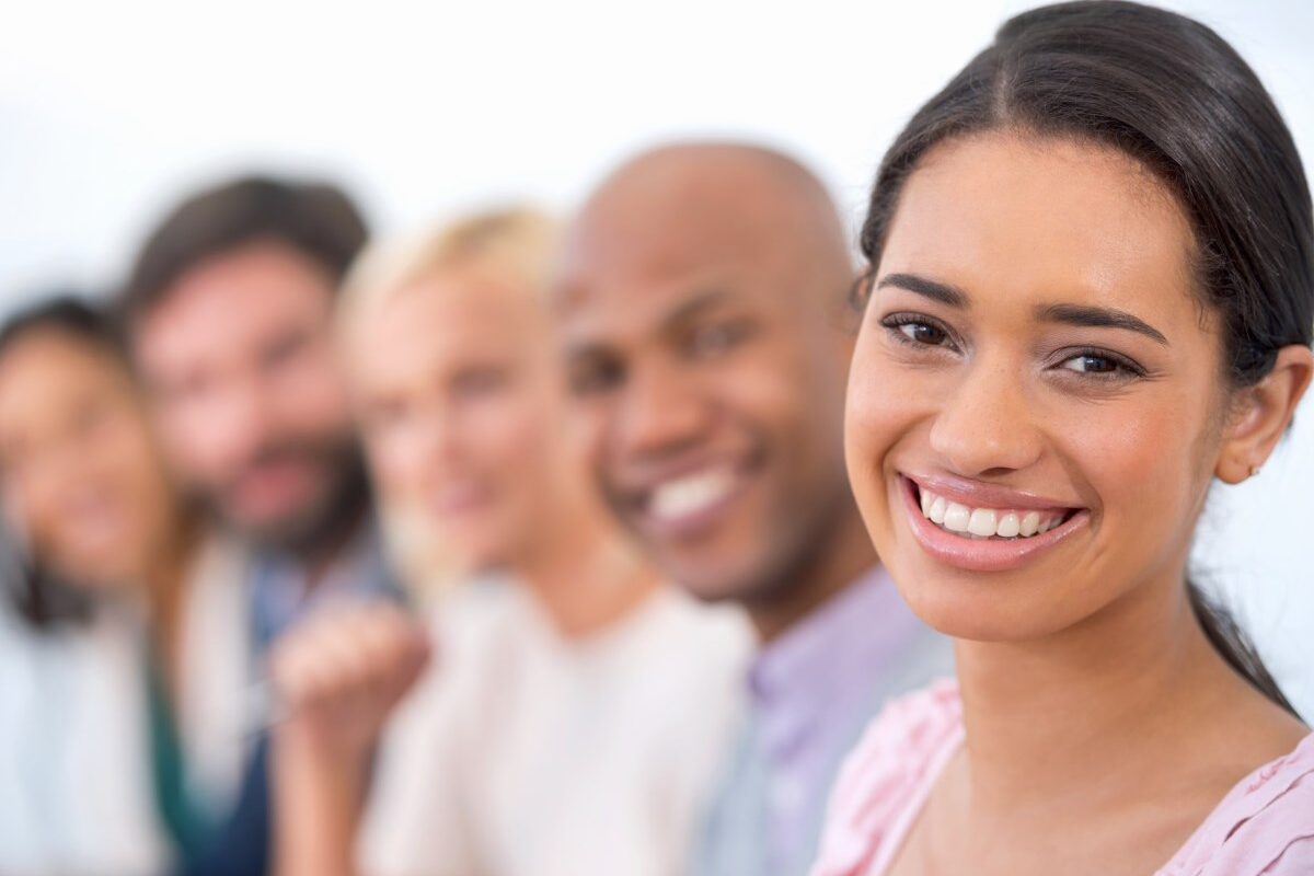 portret uśmiechniętej kobiety