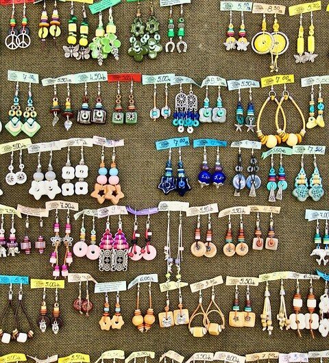 Gdzie kupić bezpieczne kolczyki do piercingu i na co zwrócić uwagę?