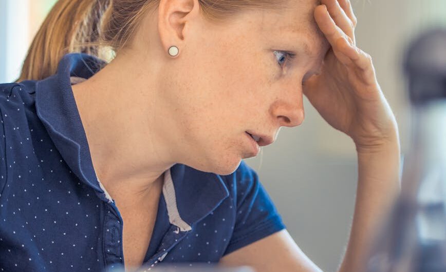 Czy cierpisz na stres chroniczny? Jak go rozpoznać i jak sobie z nim radzić?