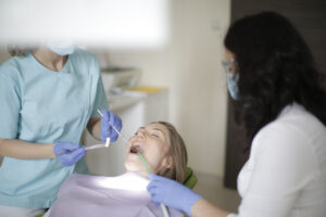 Dlaczego regularne wizyty u dentysty są tak ważne?